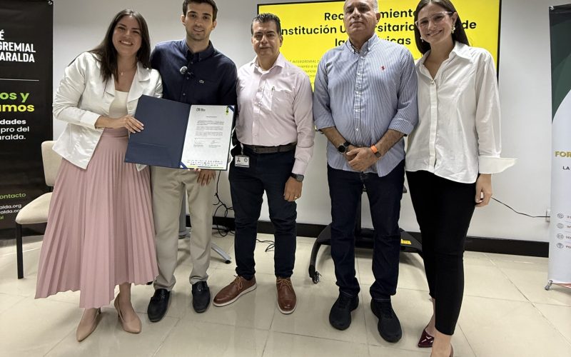 Nuestra Facultad de Medicina Recibió un reconocimiento del Comité Intergremial del Risaralda